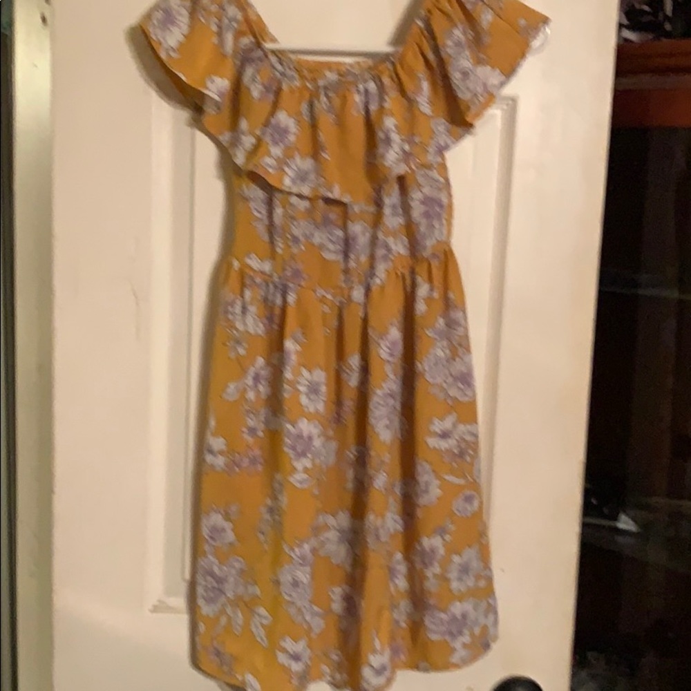 Kids size XS dress with flowers